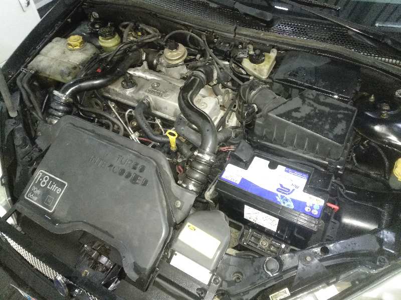 FORD FOCUS BERLINA (CAK) Ambiente   |   08.98 - 12.04 foto 5