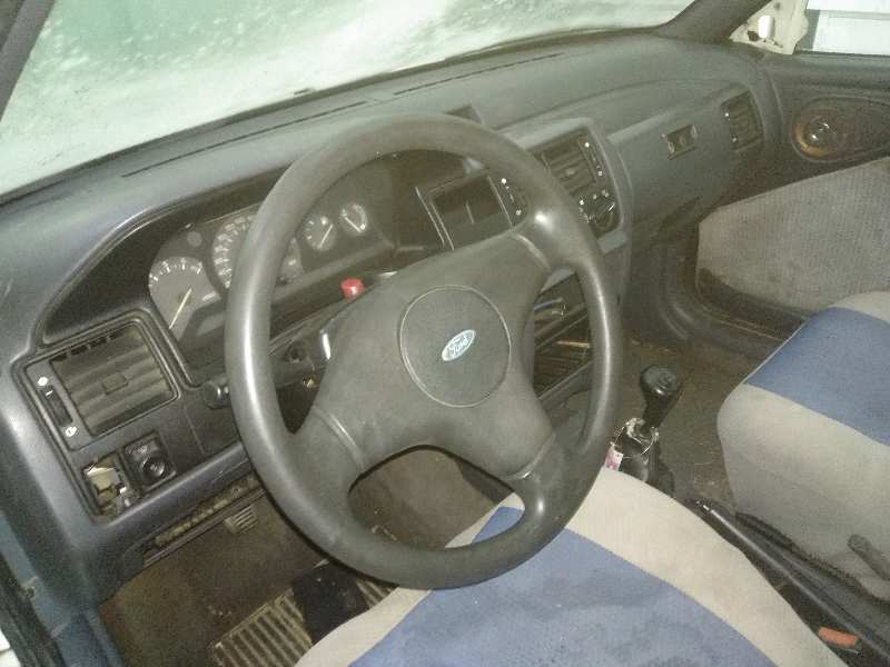 FORD ESCORT BERLINA/TURNIER Bravo Lim.   |   06.94 - ... foto 12
