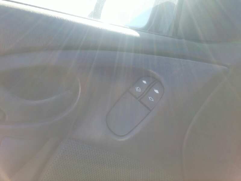 FORD FOCUS BERLINA (CAK) Ghia Motor 1,8 Ltr. - 85 kW TDCi Turbodiesel CAT foto 8