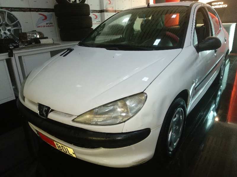 PEUGEOT 206 BERLINA XR   |   12.99 - 12.01 foto 2