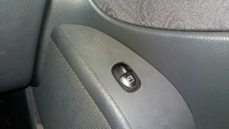 MANDO ELEVALUNAS DELANTERO DERECHO MERCEDES CLASE C (W203) FAMILIAR C 270 T CDI (203.216)   |   01.01 - 12.05