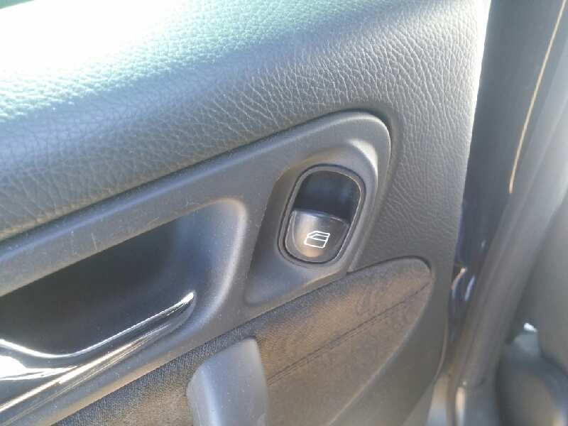 MANDO ELEVALUNAS TRASERO IZQUIERDO MERCEDES CLASE C (W203) FAMILIAR C 270 T CDI (203.216)   |   01.01 - 12.05