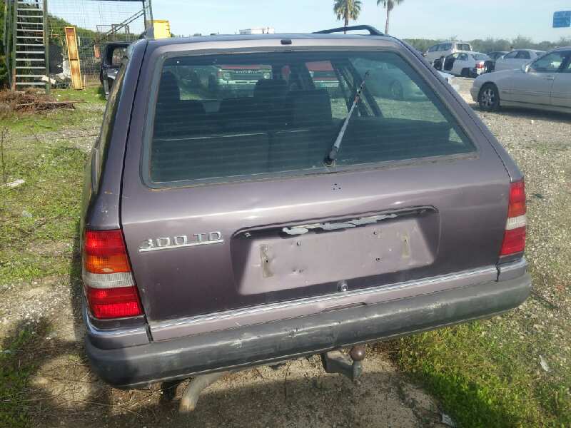 MERCEDES-BENZ CLASE E (W124) BERLINA 3.0 Turbodiesel CAT Motor 3,0 Ltr. - 108 kW Turbodiesel CAT