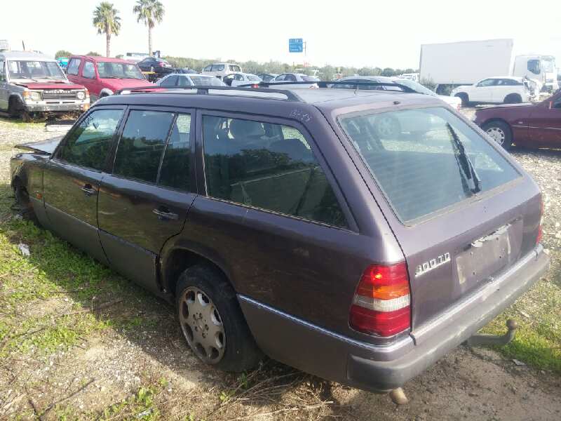 MERCEDES-BENZ CLASE E (W124) BERLINA 3.0 Turbodiesel CAT Motor 3,0 Ltr. - 108 kW Turbodiesel CAT