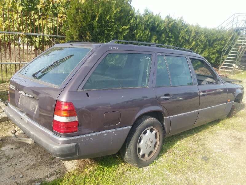 MERCEDES-BENZ CLASE E (W124) BERLINA 3.0 Turbodiesel CAT Motor 3,0 Ltr. - 108 kW Turbodiesel CAT