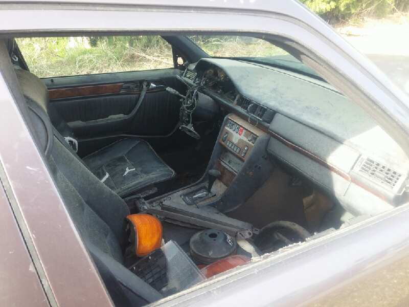 MERCEDES-BENZ CLASE E (W124) BERLINA 3.0 Turbodiesel CAT Motor 3,0 Ltr. - 108 kW Turbodiesel CAT