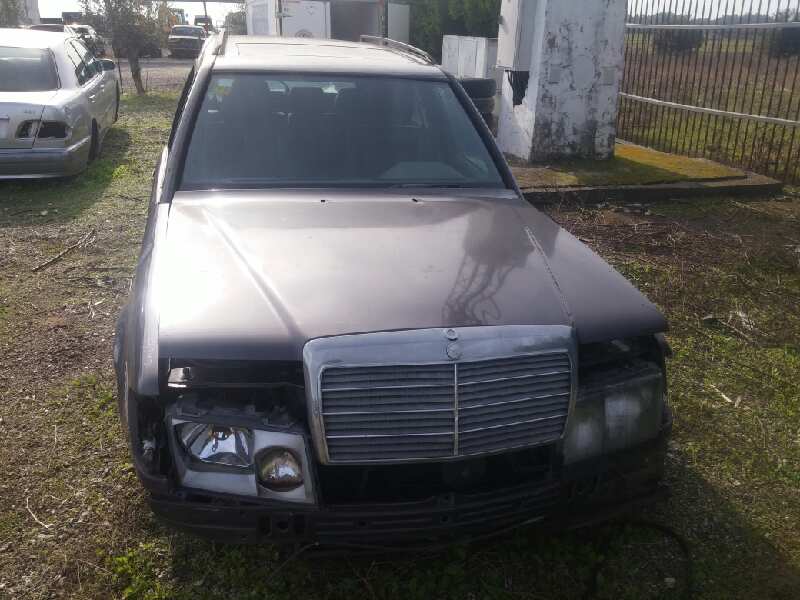 MERCEDES-BENZ CLASE E (W124) BERLINA 3.0 Turbodiesel CAT Motor 3,0 Ltr. - 108 kW Turbodiesel CAT