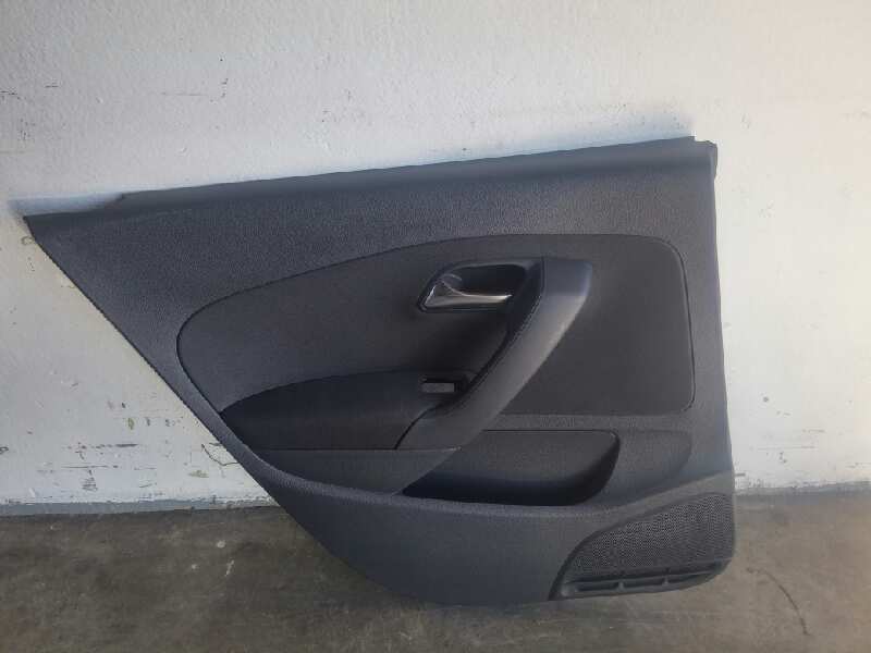 JUEGO ASIENTOS COMPLETO VOLKSWAGEN POLO (6R1) Advance   |   06.09 - 12.12