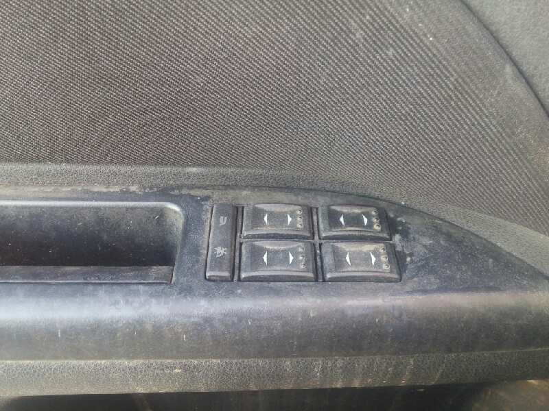 FORD MONDEO BERLINA (GE) Ambiente (06.2003->) (D)   |   06.03 - ... foto 7