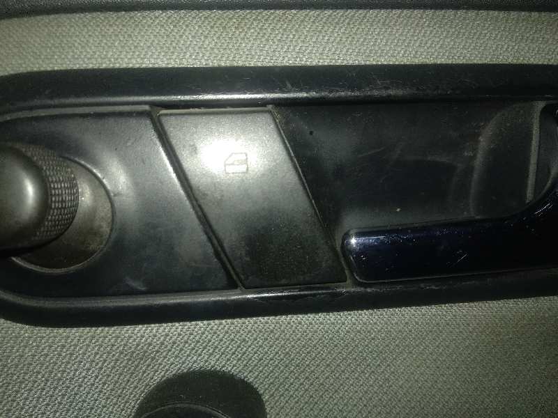 MANDO ELEVALUNAS DELANTERO DERECHO SEAT CORDOBA BERLINA (6L2) Fresh   |   12.03 - 12.04