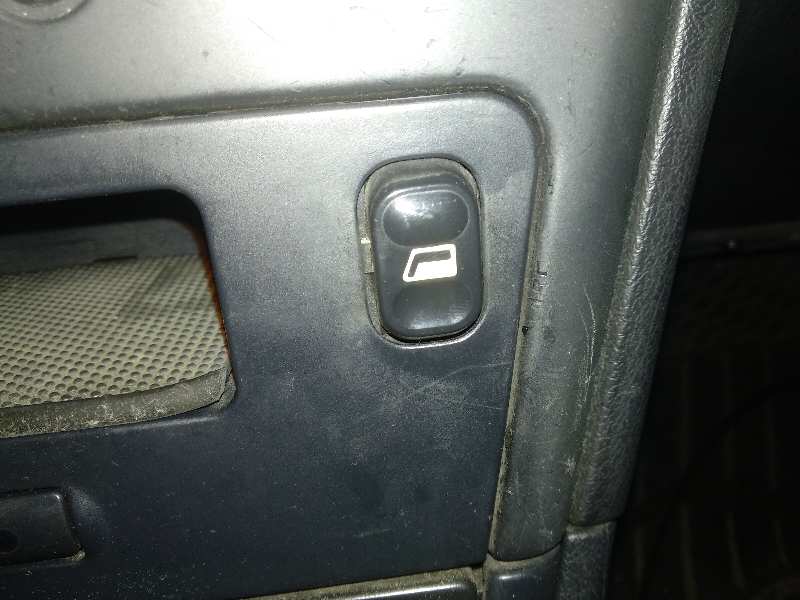 MANDO ELEVALUNAS DELANTERO DERECHO CITROEN XSARA BERLINA 1.6 16V Chrono   |   01.01 - ...