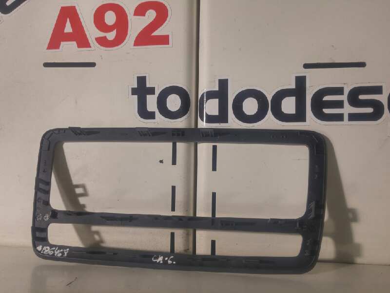 CARCASA CENTRAL DE RADIO SEAT IBIZA (6J5) Ecomotive