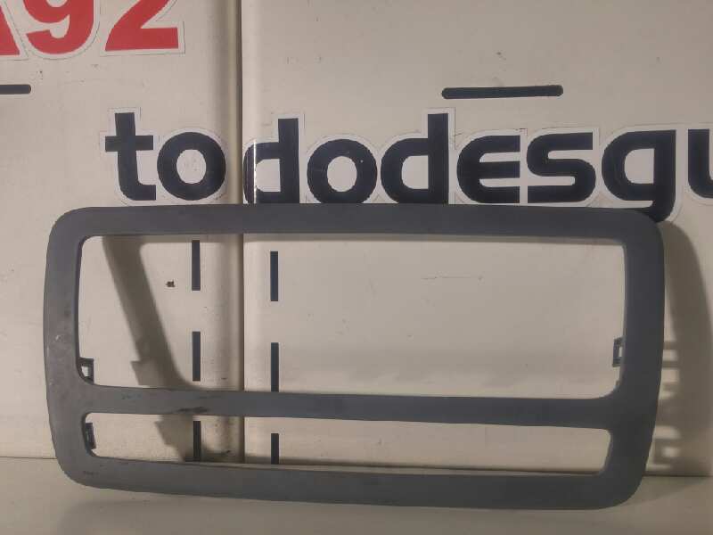 CARCASA CENTRAL DE RADIO SEAT IBIZA (6J5) Ecomotive