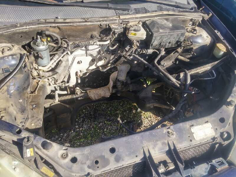 FORD FOCUS BERLINA (CAK) Ambiente   |   08.98 - 12.04 foto 9