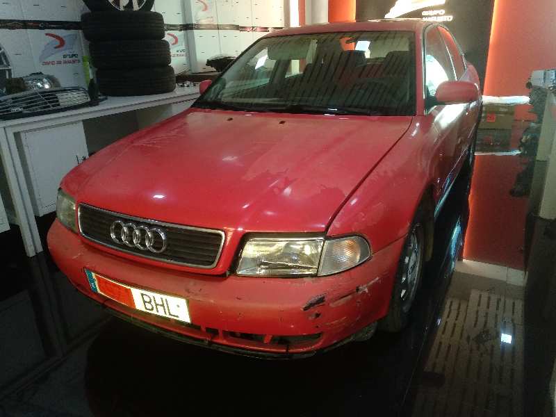 AUDI A4 BERLINA (B5) 1.9 TDI Motor 1,9 Ltr. - 81 kW TDI foto 2