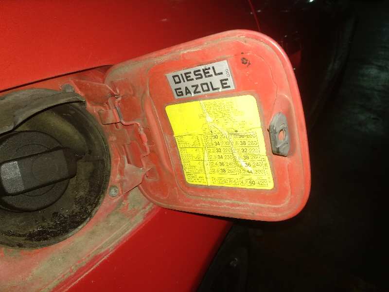 TAPA EXTERIOR COMBUSTIBLE AUDI A4 BERLINA (B5) 1.9 TDI