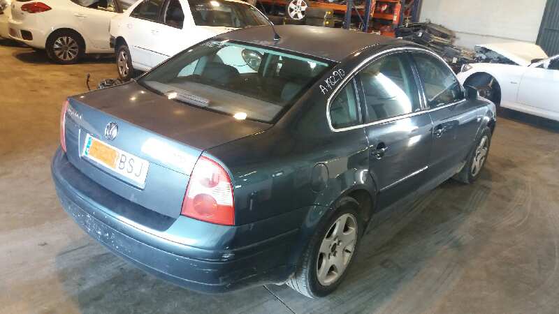 VOLKSWAGEN PASSAT BERLINA (3B3) Advance   |   10.03 - ... foto 3