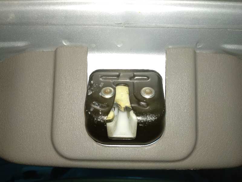 CERRADURA MALETERO / PORTON NISSAN ALMERA (N16/E) Ambience   |   0.00 - ...