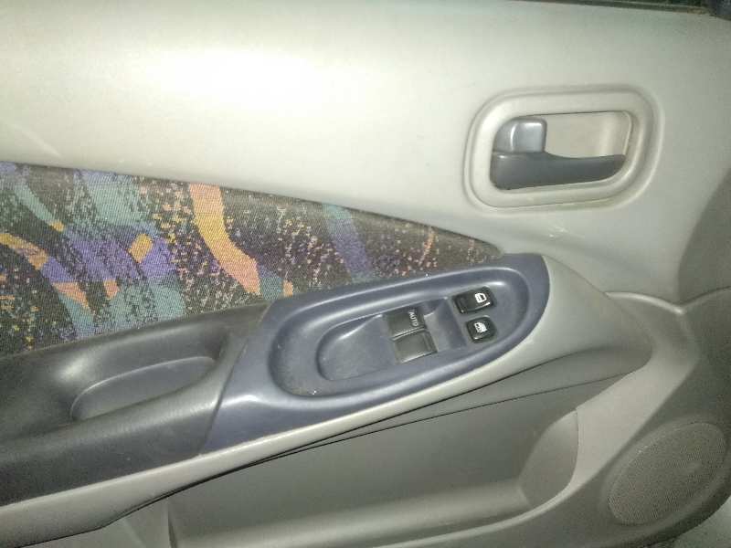 MANDO ELEVALUNAS DELANTERO IZQUIERDO NISSAN ALMERA (N16/E) Ambience   |   0.00 - ...