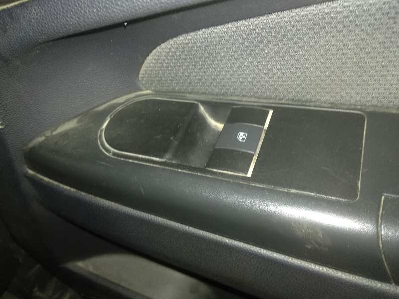MANDO ELEVALUNAS DELANTERO DERECHO OPEL ZAFIRA B Cosmo   |   04.05 - 12.10