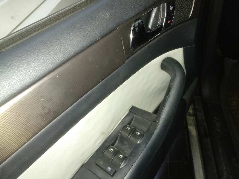 AUDI A6 BERLINA (4B2) 1.9 TDI   |   0.97 - ... foto 11