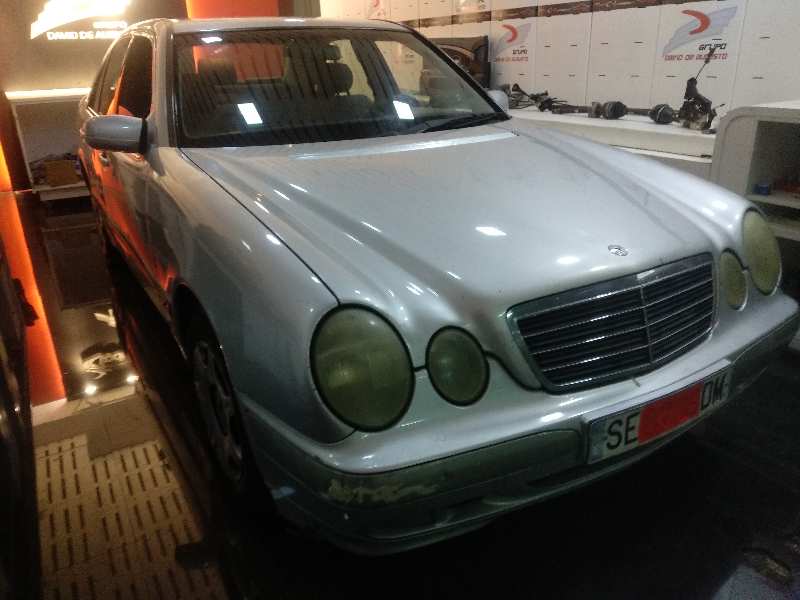 MERCEDES CLASE E (W210) BERLINA DIESEL 220 CDI (210.006)   |   06.99 - 12.02 foto 3