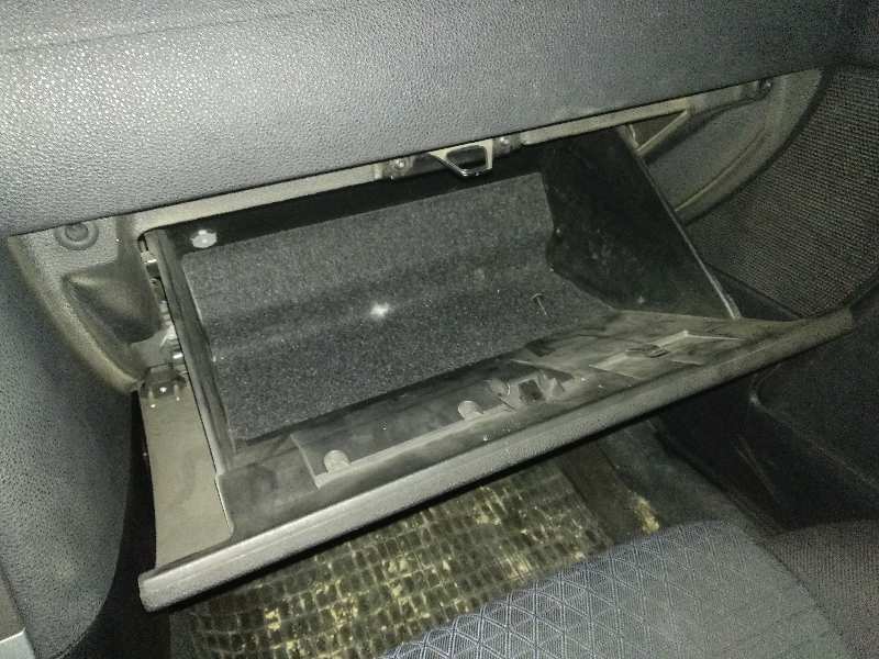 GUANTERA FORD MONDEO BERLINA (GE) Ambiente (06.2003->) (D)   |   06.03 - ...