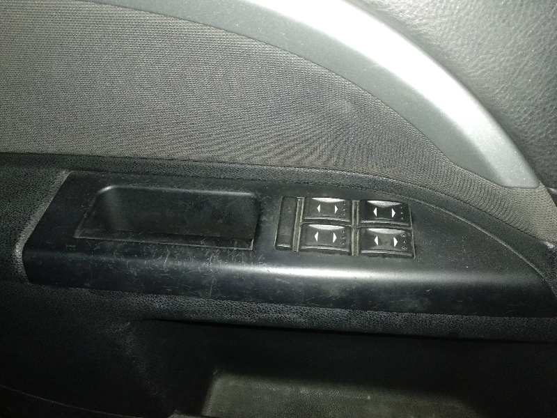 MANDO ELEVALUNAS DELANTERO IZQUIERDO FORD MONDEO BERLINA (GE) Ambiente (06.2003->) (D)   |   06.03 - ...