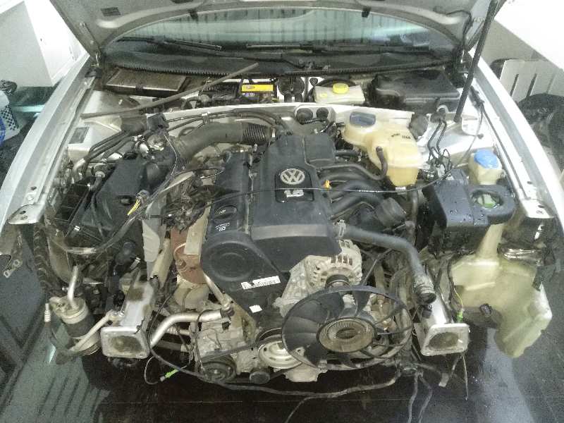 VOLKSWAGEN PASSAT BERLINA (3B3) Advance   |   10.03 - ... foto 9