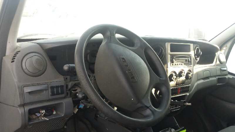 IVECO DAILY CAJA ABIERTA Cabina doble 40 C ... batalla 3450 Motor 3,0 Ltr. - 107 kW Diesel
