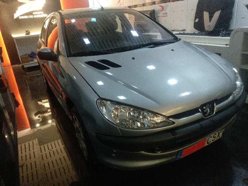 PEUGEOT 206 BERLINA XS-Line Motor 1,4 Ltr. - 55 kW foto 3