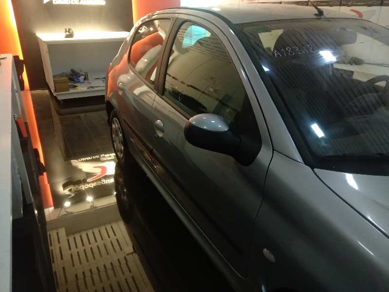 PEUGEOT 206 BERLINA XS-Line Motor 1,4 Ltr. - 55 kW foto 5