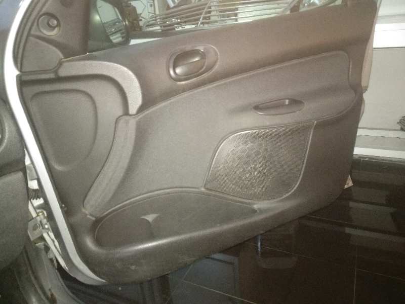 PEUGEOT 206 BERLINA XS-Line Motor 1,4 Ltr. - 55 kW foto 11