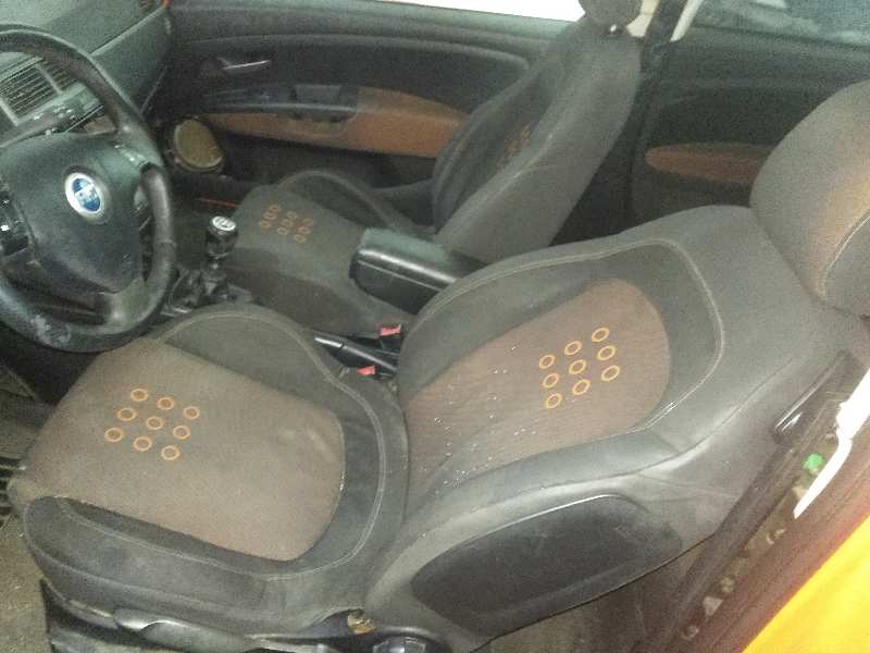 FIAT GRANDE PUNTO (199) 1.9 8V Multijet Sport   |   09.05 - 12.07 foto 6