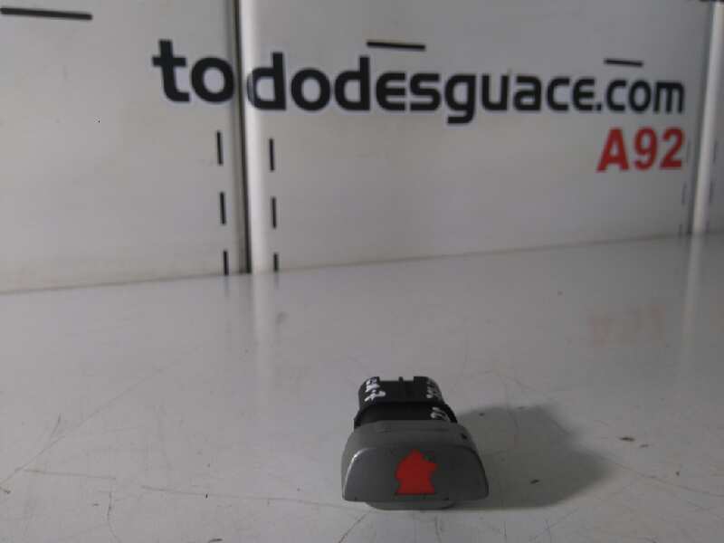 INTERRUPTOR WARNING foto 3