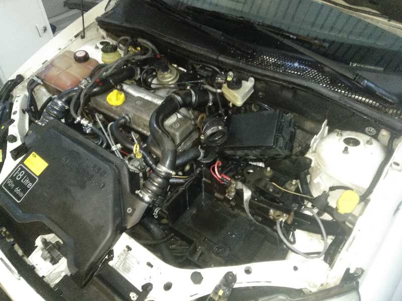 FORD FOCUS BERLINA (CAK) Ambiente Motor 1,8 Ltr. - 66 kW TDDI Turbodiesel CAT foto 5