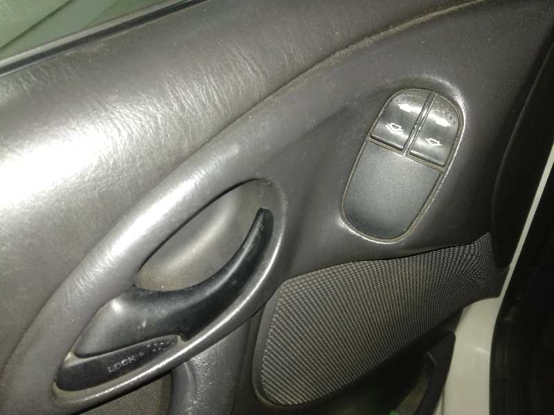 FORD FOCUS BERLINA (CAK) Ambiente Motor 1,8 Ltr. - 66 kW TDDI Turbodiesel CAT foto 11