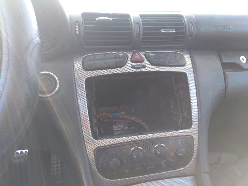 MERCEDES CLASE C (W203) BERLINA 180 (203.035)   |   12.00 - 12.02 foto 12