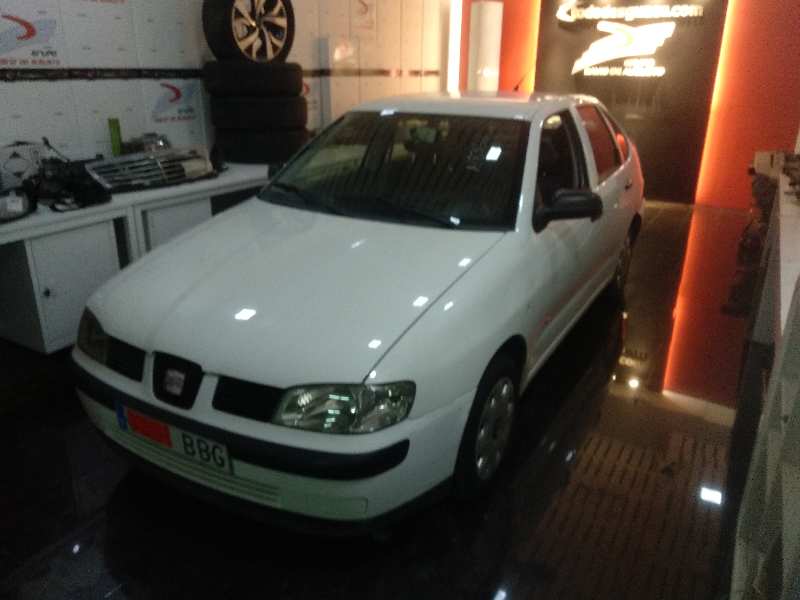 SEAT CORDOBA BERLINA (6K2) Sport Motor 1,9 Ltr. - 66 kW TDI foto 2