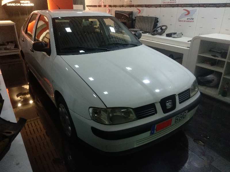 SEAT CORDOBA BERLINA (6K2) Sport Motor 1,9 Ltr. - 66 kW TDI foto 3
