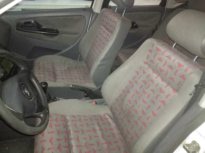 SEAT CORDOBA BERLINA (6K2) Sport Motor 1,9 Ltr. - 66 kW TDI foto 6