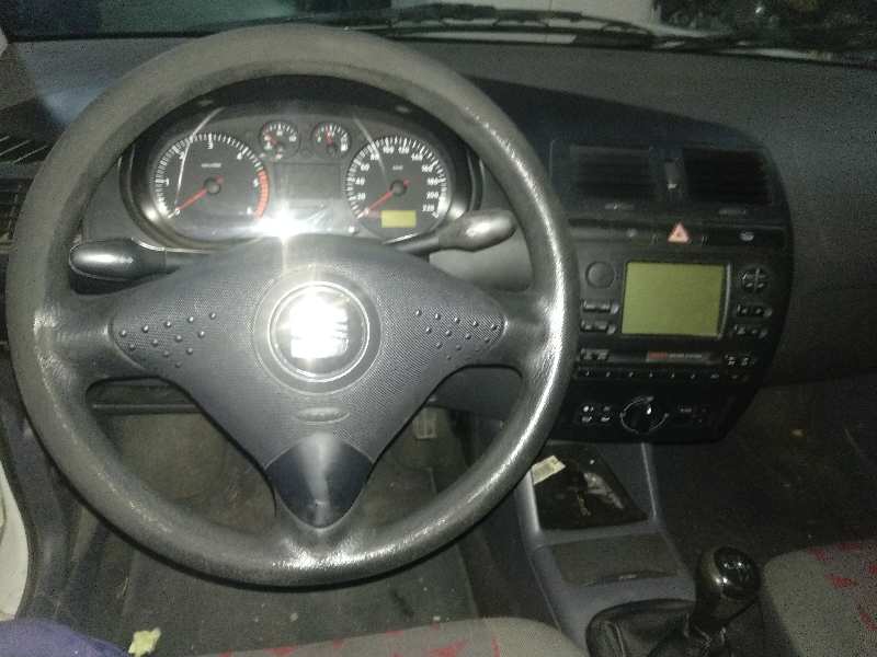 SEAT CORDOBA BERLINA (6K2) Sport Motor 1,9 Ltr. - 66 kW TDI foto 7