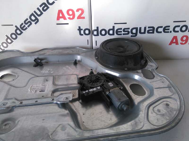 MOTOR ELEVALUNAS DELANTERO DERECHO FORD FOCUS BERLINA (CAP) Ambiente (D)
