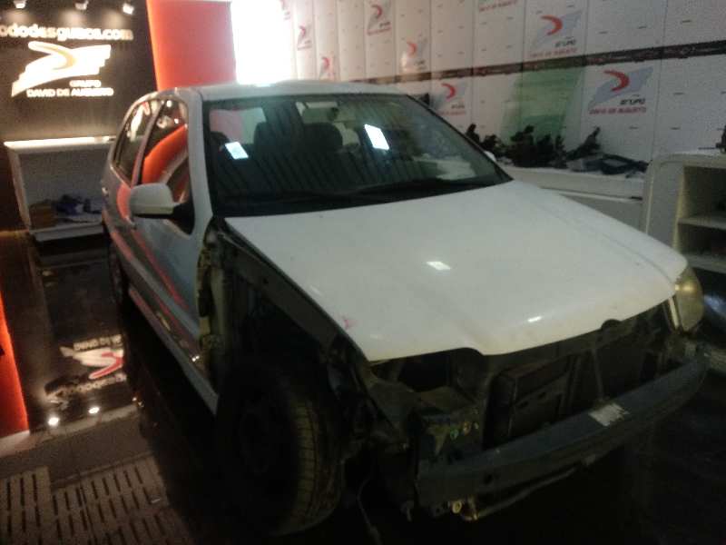 VOLKSWAGEN POLO BERLINA (6N2) Trendline Motor 1,4 Ltr. - 55 kW 16V
