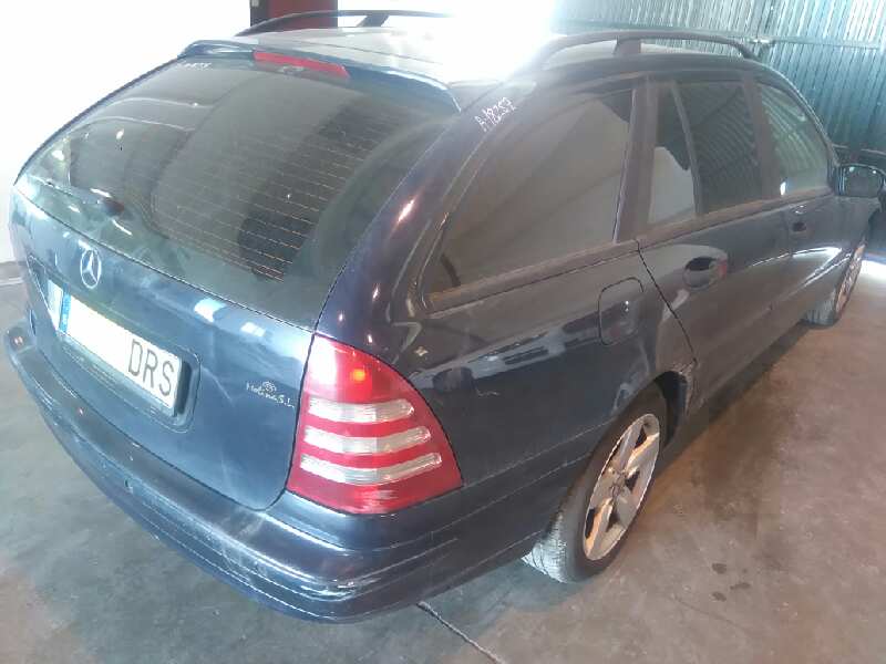 MERCEDES CLASE C (W203) FAMILIAR C 270 T CDI (203.216)   |   01.01 - 12.05 foto 4
