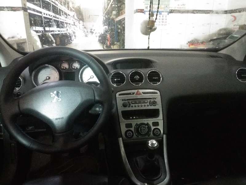 PEUGEOT 308 Confort   |   0.07 - ... foto 7