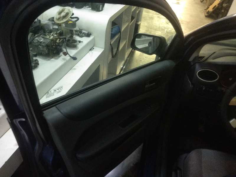 FORD FOCUS BERLINA (CAP) Ambiente (D) Motor 1,6 Ltr. - 66 kW TDCi CAT foto 6