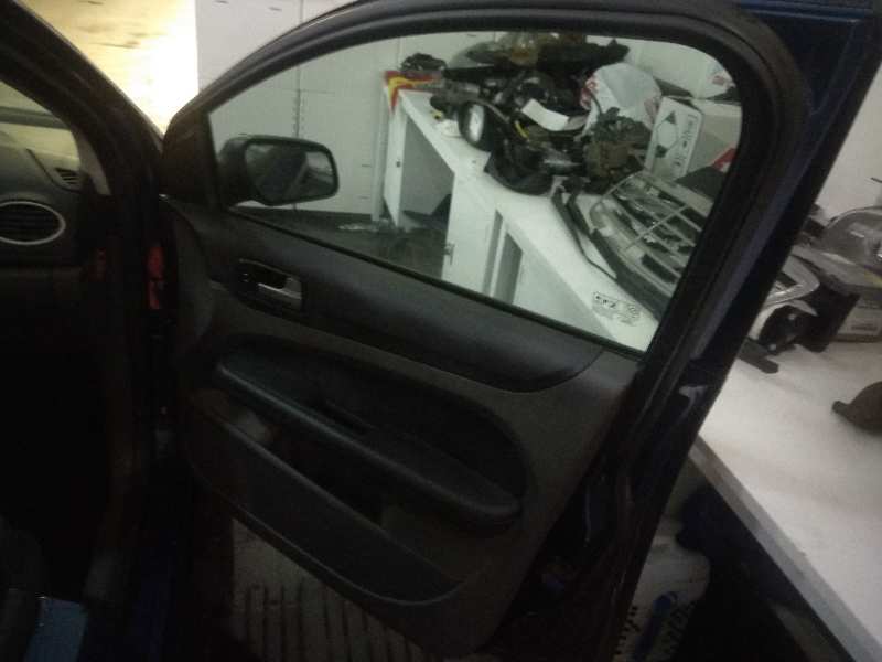 FORD FOCUS BERLINA (CAP) Ambiente (D) Motor 1,6 Ltr. - 66 kW TDCi CAT foto 9