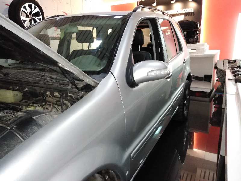 MERCEDES CLASE M (W163) 400 CDI (163.128)   |   05.01 - 12.05 foto 8