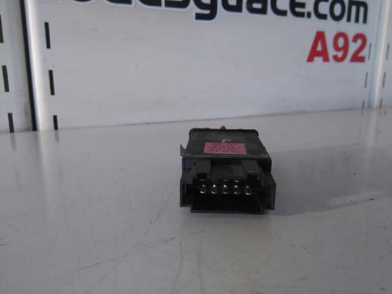 INTERRUPTOR WARNING AUDI A8 (D2) 2.5 TDI